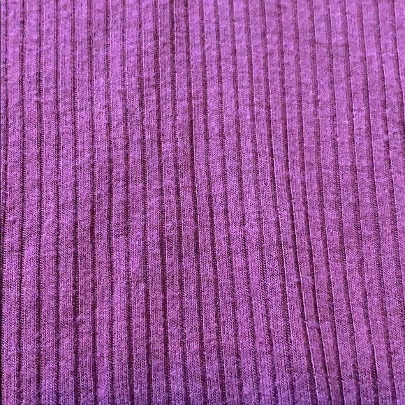 short sleeve Hollister tee with front design! - Picture 3 of 3